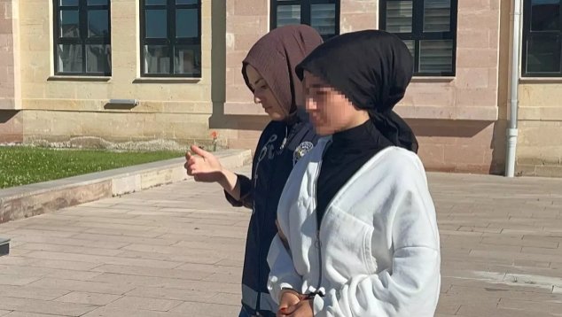 Duygu Özgül'ün zorla dudağından öptüğü çocuğun babası, sessizliğini bozdu 